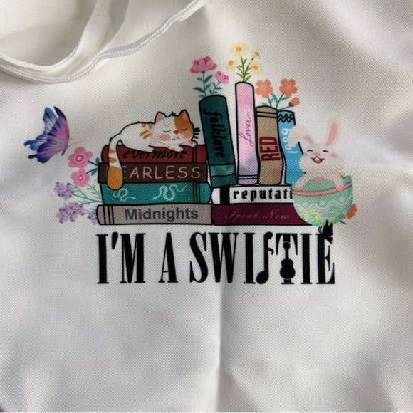 2 New 'I'm a Swiftie' Double Sided Tote Bags - Picture 5 of 7